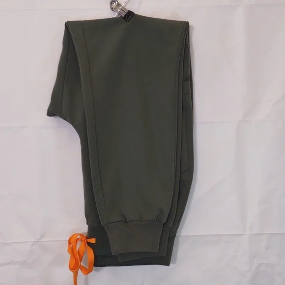 Figs High Waisted Zamora Jogger - Moss - Picture 11 of 12